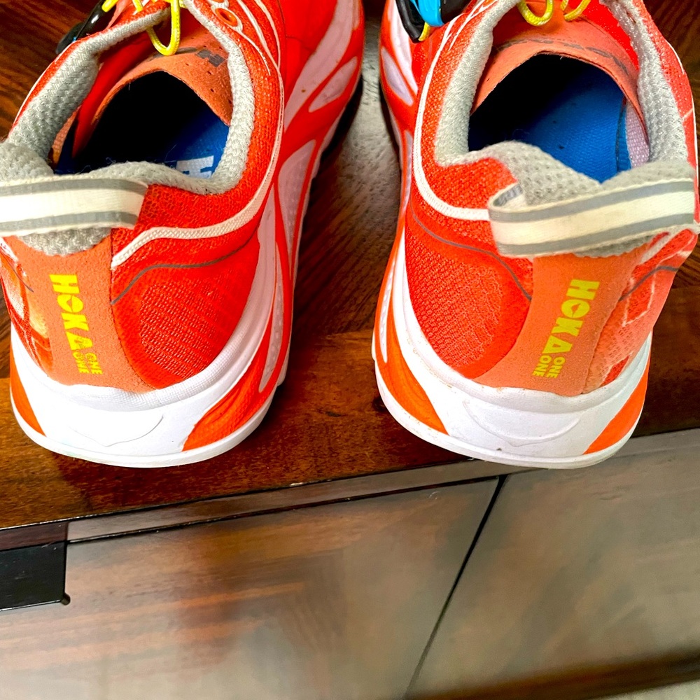 HOKA One One Women US SZ 8 1/2. Worn 3-4 times. Excellent condition.